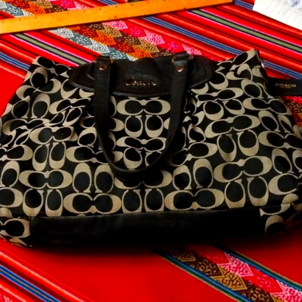 COACH CANVAS SHOULDER BAG